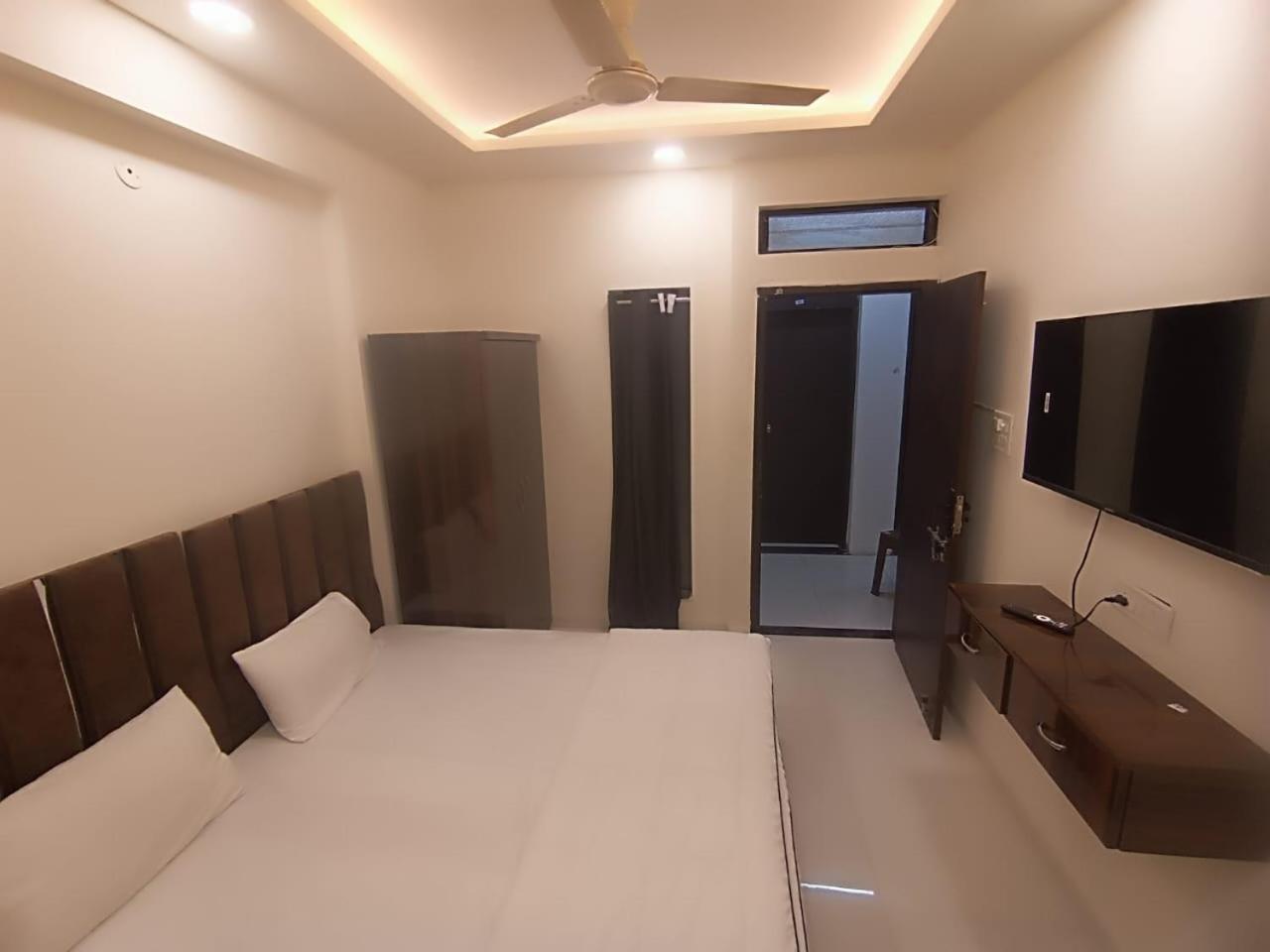 Hotel Kiwi Inn Vijaynagar Scheme 78 Indore Exterior foto